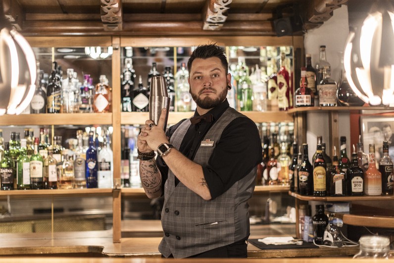 Barmitarbeiter (m/w/d) - mit der Lizenz zum Kreiern