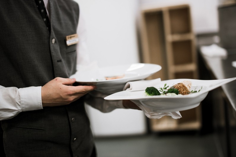 Lehre zum Restaurant und Hotelfachprofi