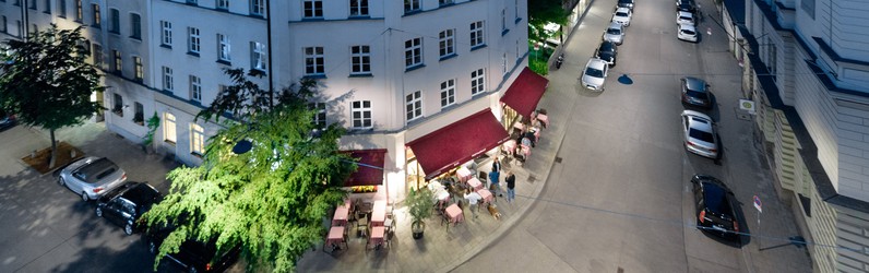 Servicekraft m/w/d in Restaurant oder an Bar, Voll- und Teilzeit