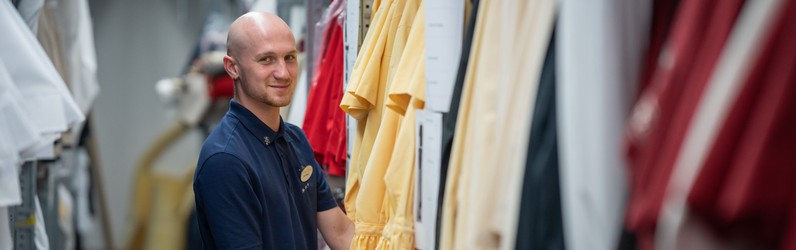 Mitarbeiter (m|w|d) für das Wäscheteam im Kostümatelier