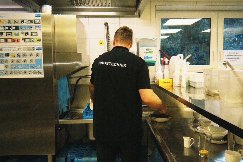 Spüler / Allrounder (m/w/d)