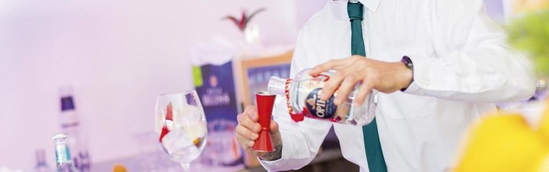 Barkeeper / Servicemitarbeiter (m/w/d)