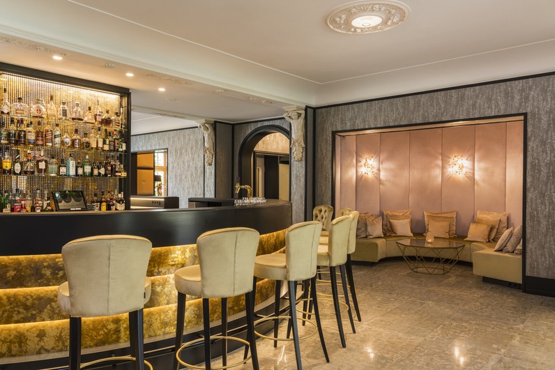 Servicekraft Bar | Foodrunner (m|w|d) Quereinsteiger |  Minijob