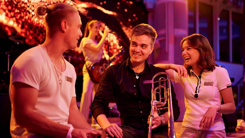 Gastgeber  (m/w/d) - Schwerpunkt Tanz