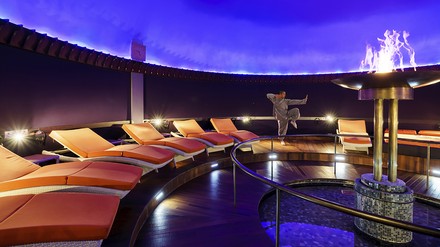 Kraft tanken mit dem  Shaolin-Meister Kraft tanken mit dem  Shaolin-Meister