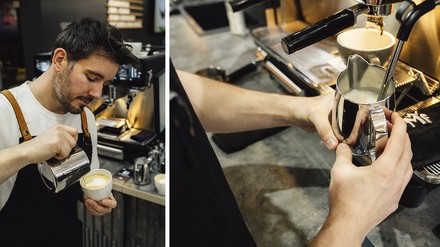 Daniel Gerlach beim Milch aufschäumen und eingießen Daniel Gerlach beim Milch aufschäumen und eingießen