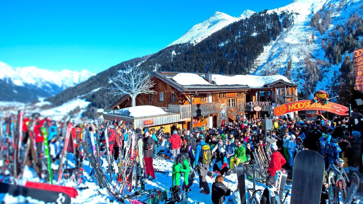 Augusta Lange: Mooserwirt Der Apres Ski Star