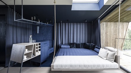 Interieur  Keine optische Täuschung: Durch das gesamte Interieur zieht sich eine farbliche Zweiteilung ‒ horizontal wie vertikal.