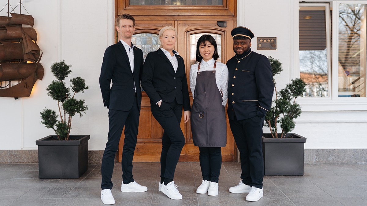 Foto: Saskia Giebel Mann - Frau trägt Haltung