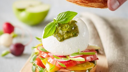 Bridor Bunn Bridor Bunn Roll - Burger Pesto und Burrata.
