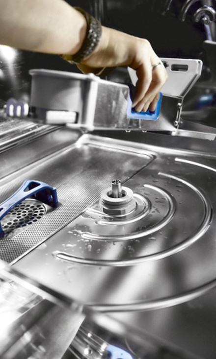 Meiko M iClean UM Spülmaschine für Mehrwegflaschen Meiko M iClean UM Spülmaschine für Mehrwegflaschen
