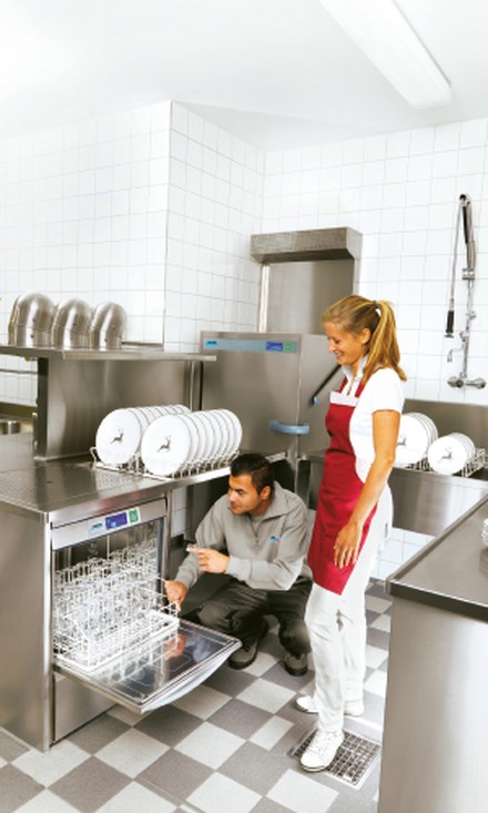 Einweisung in die Spülmaschinentechnik Einweisung in die Spülmaschinentechnik