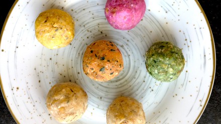 Verschiedenfarbige Knödel Verschiedenfarbige Knödel