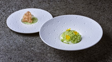 Zwei schön angerichtete Teller Zwei schön angerichtete Teller