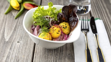 Salat mit Kartoffel Salat mit Kartoffel