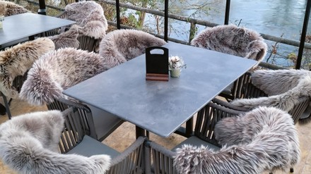 Außenbestuhlung mit Fell Außenbestuhlung mit Fell