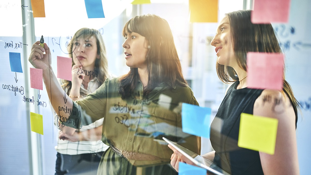 Foto: Moyo Studio via Getty Images Die Welt dreht sich schneller, das müssen wir auch