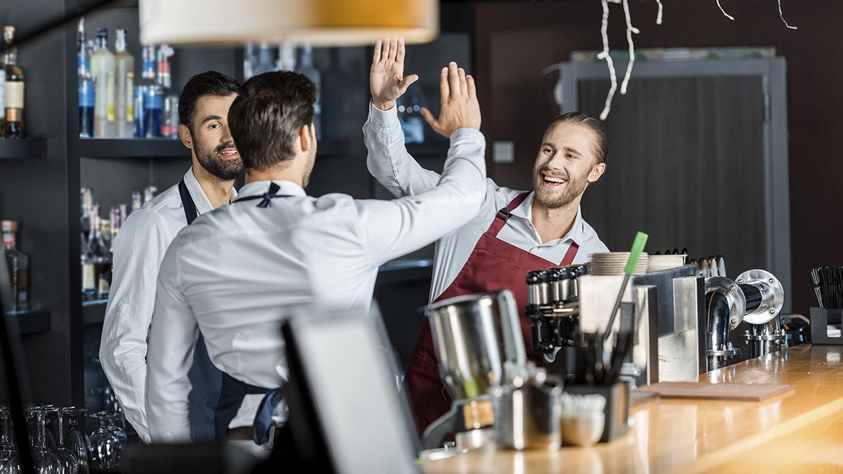 Foto: LIGHTFIELD STUDIOS/stock.adobe.com Team Spirit definieren stärken fördern