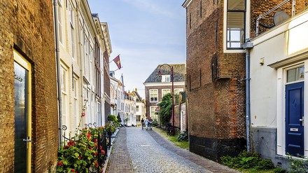 Eine Gasse in einer Holländischen Stadt Eine Gasse in einer Holländischen Stadt