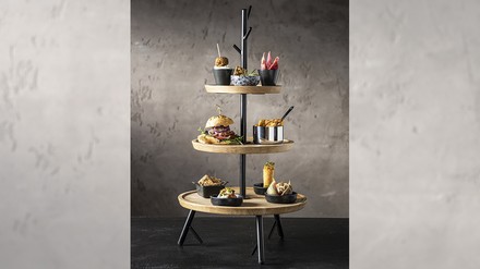 Etagere Cornu von Lusini und VEGA Etagere Cornu von Lusini und VEGA