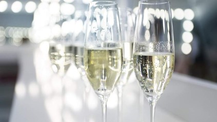 Sekt in Sektgläsern
