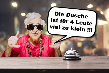 Alte Frau mit Sonnenbrille beschwert sich