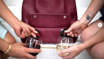 Eine Handtasche mit integrierten Zapfhähnen