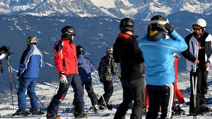 Skifahrer auf Piste