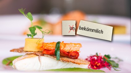 Ein Sternegericht und ein Schild mit der Aufschrift (Un)bekömmlich