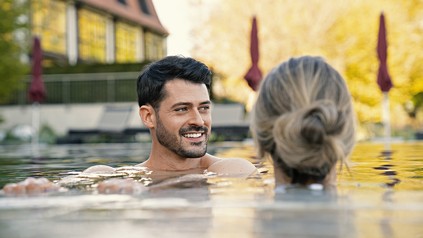 Mann im Spa-Bereich