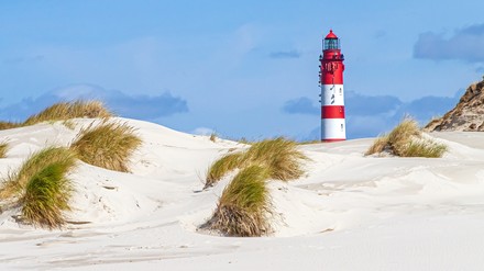 Menschenleere Strände werden nun zum Alltagsbild Norddeutschlands gehören. Die Touristiker fordern eine angemessene Entschädigung. (©Jürgen Fälchle/stock.adobe.com)
Die Insel Amrum