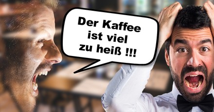 Mann schreit Kellner an