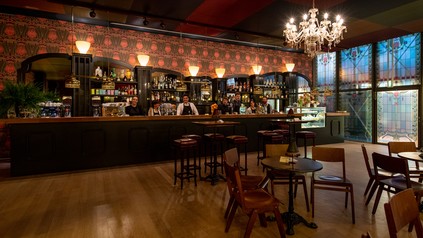 Blick in das Café Parisien in Basel