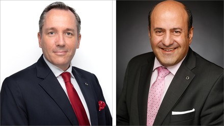 Siegfried Nierhaus (l.) ist neuer Vice President Middle East, Fotis Fakes (r.) wird zum Senior Director Operations & Commercial International Resort Hotels befördert