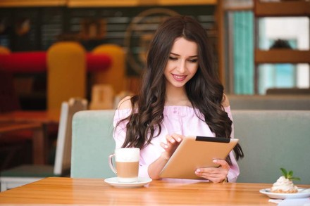 Immer mehr Gastronomen setzen auf digitale Bestellmöglichkeiten. (Foto: © nagaets/fotolia)