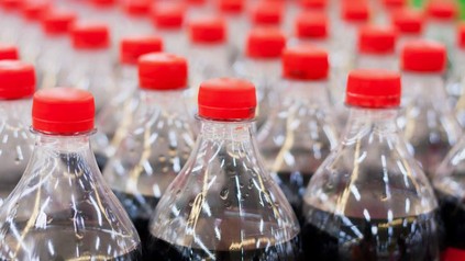 Thüringens Wirtschaftsminister will Alternativen für die Schließung des Coca-Cola-Werks in Weimar untersuchen. (Foto: © Kwangmoo/fotolia)
