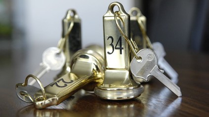 2 Hotel-Zimmerschlüssel