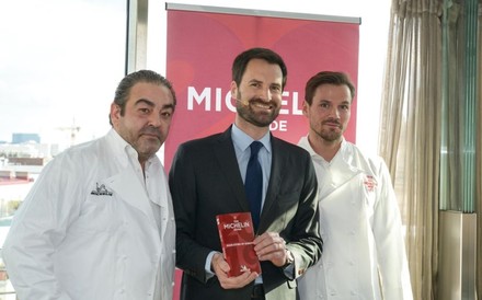 Juan Amador und Fabian Günzel mit Gwendall Poullennec (Director of International Guides)