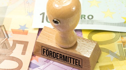Stempel mit der Aufschrift Fördermittel