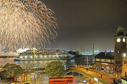 Feuerwerk Hamburg AIDAcara