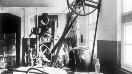 erste Abfüllmaschine von Coca-Cola 1929 in Essen