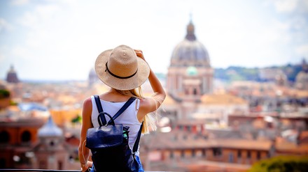 Urlauberin in Rom