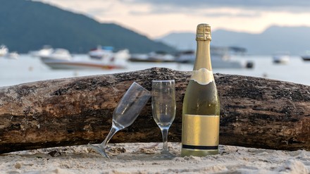 Erfolgsbilanz: Jeder zehnte Euro auf der Welt, der für Schaumwein ausgegeben wird, entfällt auf Henkell Freixenet. (©Ricardo Alves/stock.adobe.com)
Eine Flasche Freixenet