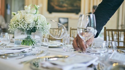 Edel eingedeckter Tisch