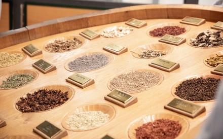 ein Teil der Zutaten, die in einem Jägermeister stecken