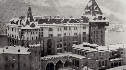 Außenansicht Badrutt’s Palace Hotel St. Moritz 1896