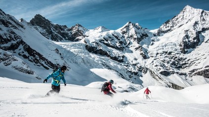 Skifahrer auf Piste