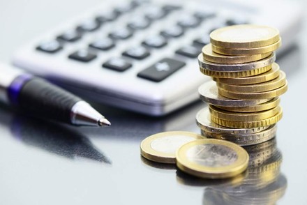 Die NGG fordert mehr Gehalt für Angestellte im Gastgewerbe. (Foto: photocrew/fotolia)