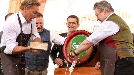 Fassanstich Kaiser Wiesn