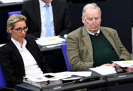 Zwei Politiker im Bundestag